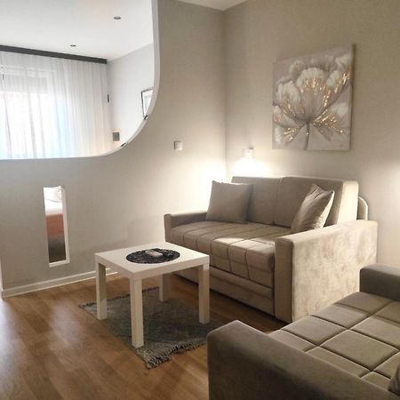 Apartments & Accommodation Stojic Нови Сад Екстериор снимка