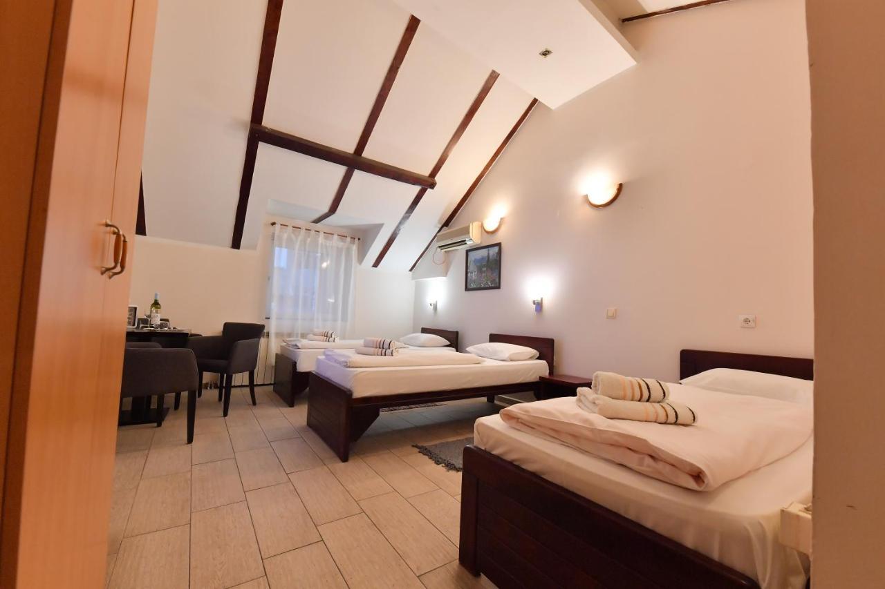 Apartments & Accommodation Stojic Нови Сад Екстериор снимка