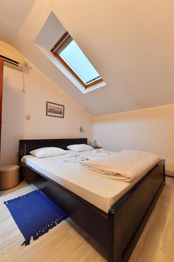 Apartments & Accommodation Stojic Нови Сад Екстериор снимка
