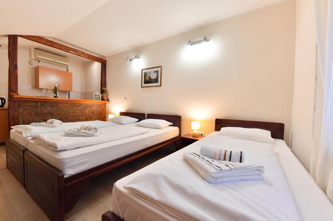 Apartments & Accommodation Stojic Нови Сад Екстериор снимка
