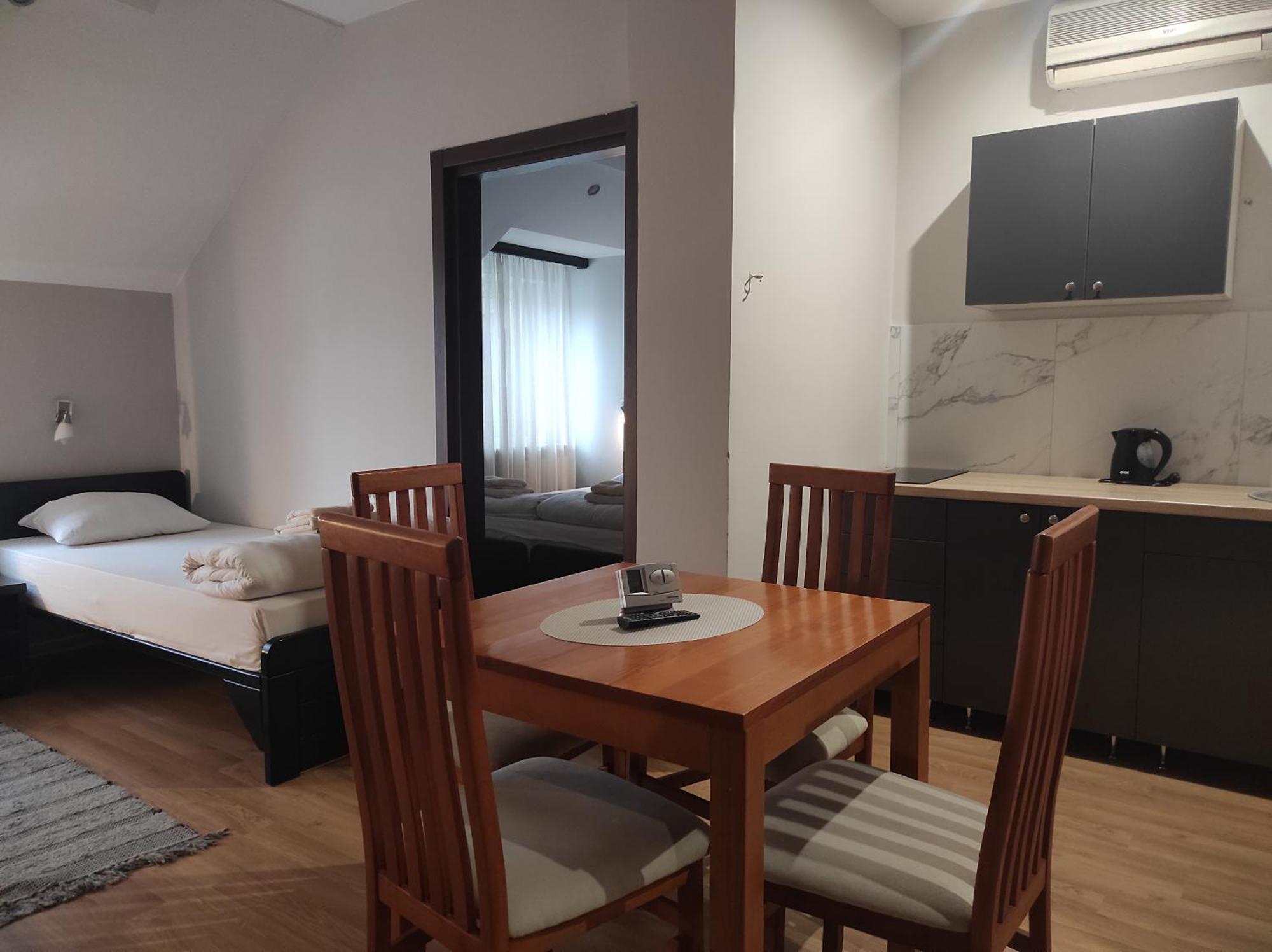Apartments & Accommodation Stojic Нови Сад Стая снимка