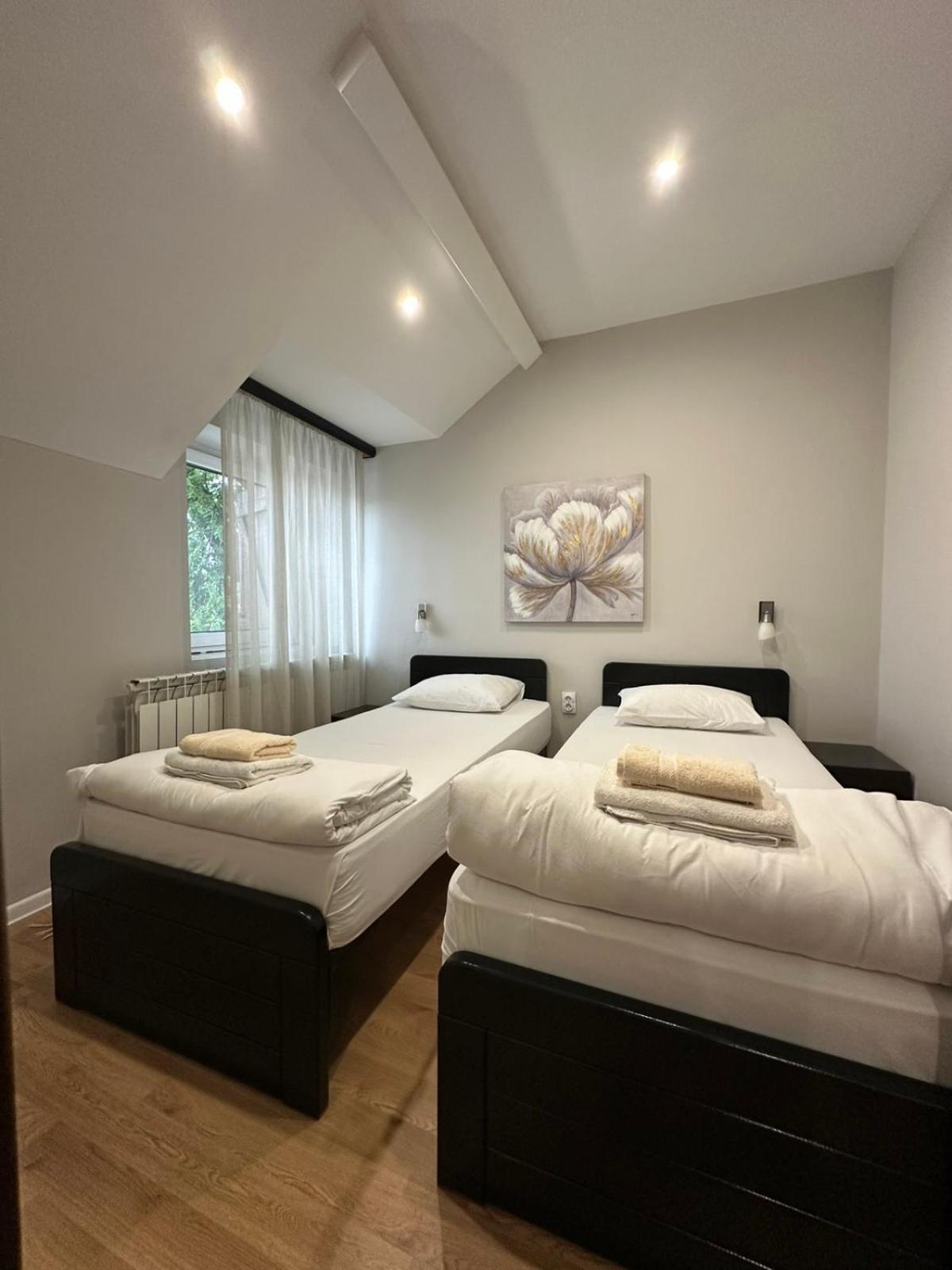 Apartments & Accommodation Stojic Нови Сад Екстериор снимка