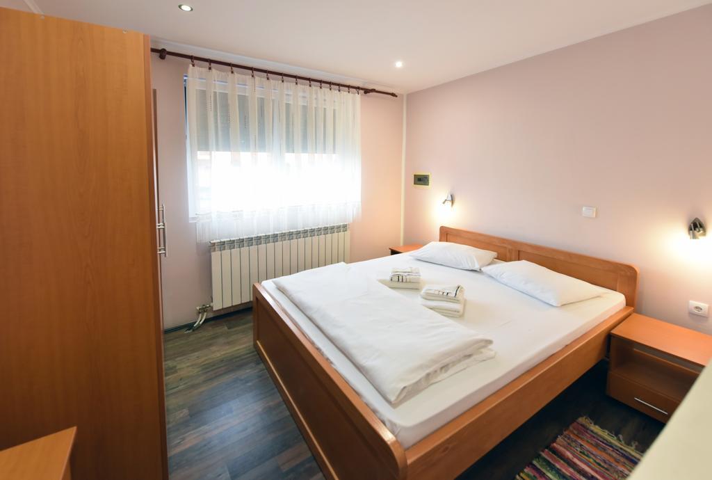 Apartments & Accommodation Stojic Нови Сад Екстериор снимка