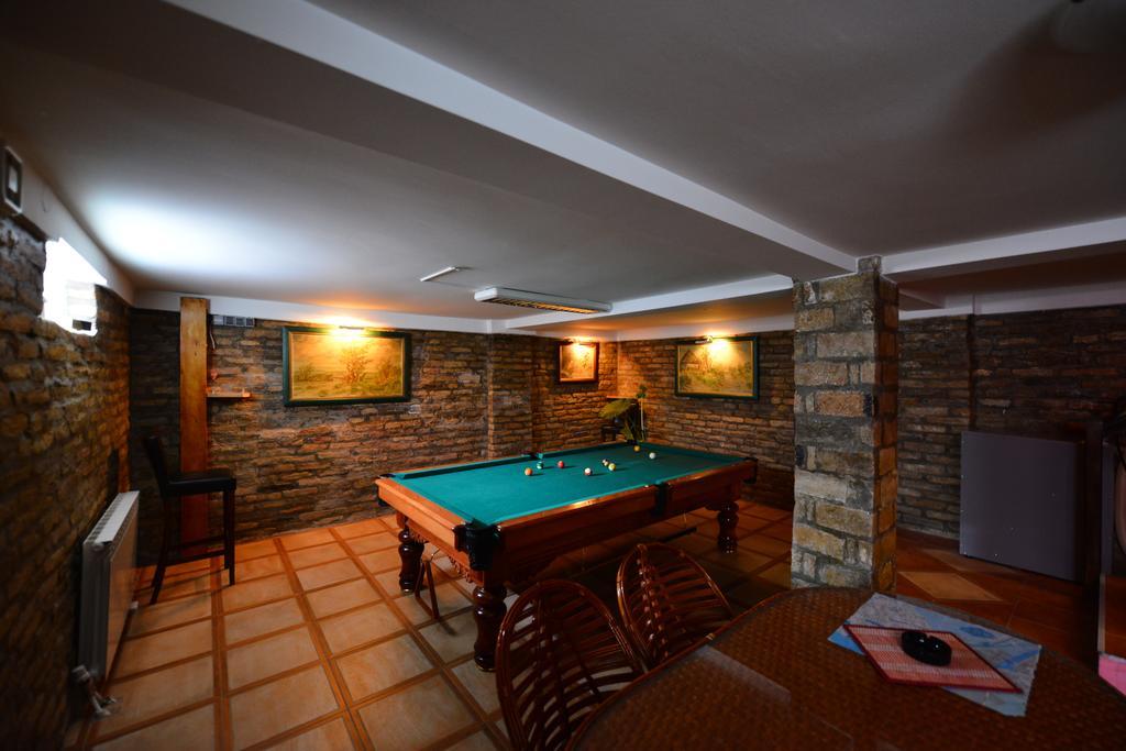 Apartments & Accommodation Stojic Нови Сад Екстериор снимка