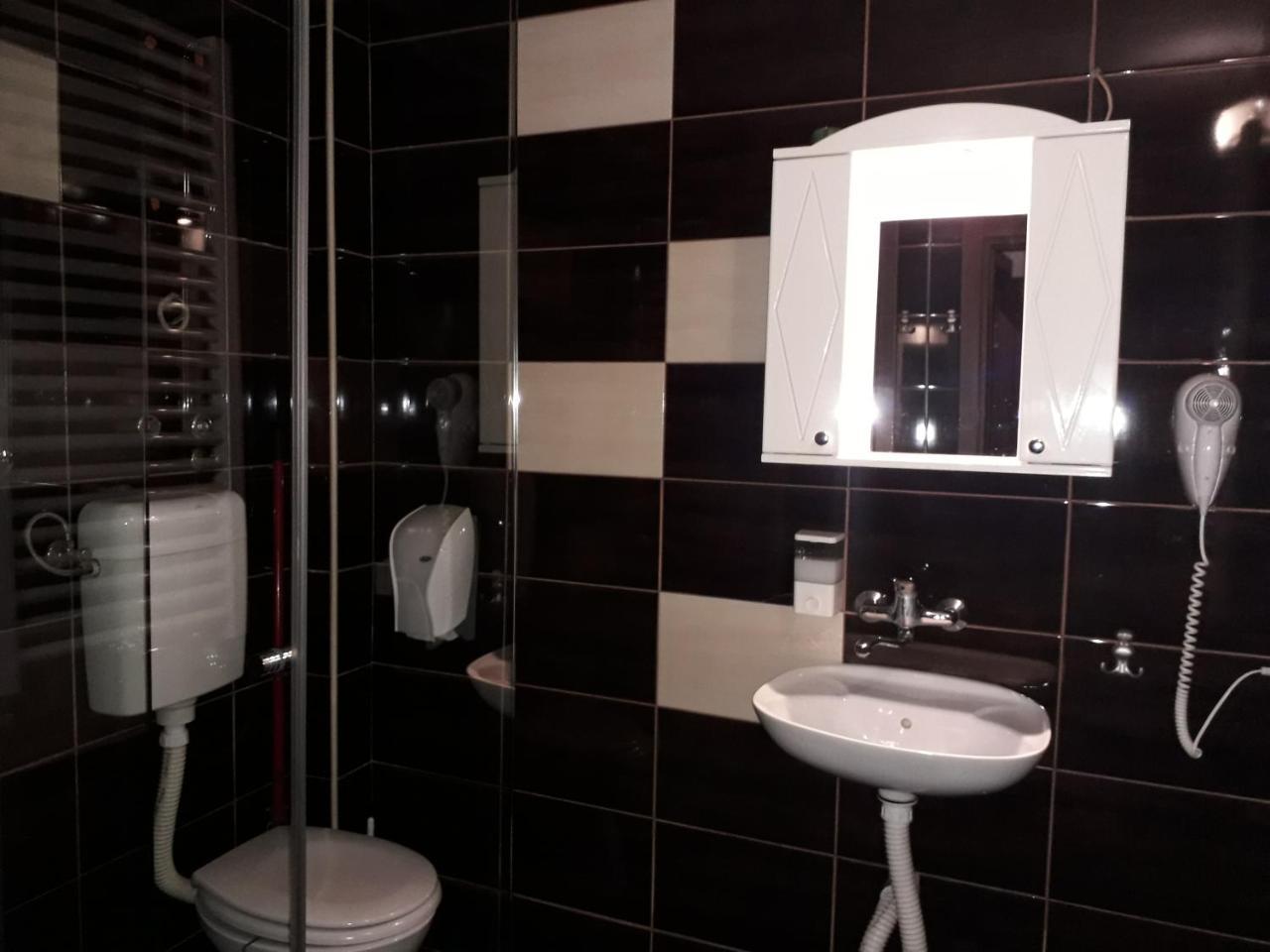 Apartments & Accommodation Stojic Нови Сад Екстериор снимка